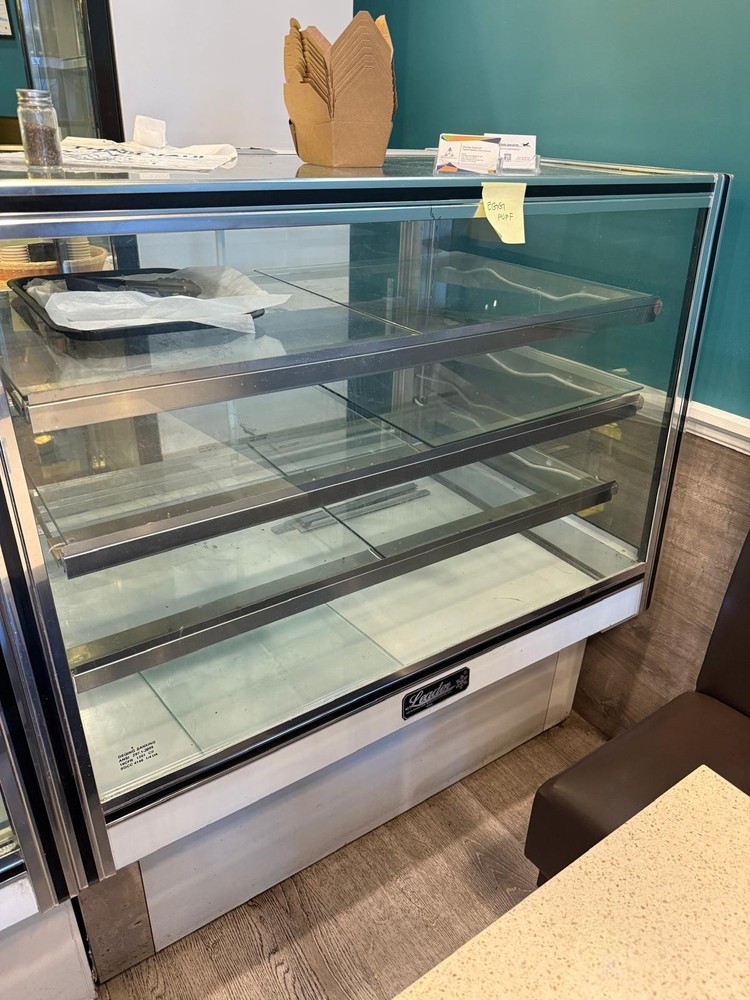 Leader HBK48 48" Refrigerated High Bakery Display Case