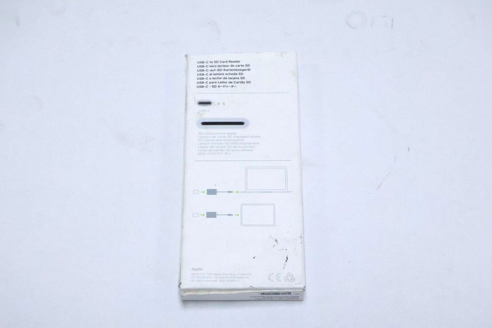 Apple A2082 USB-C to SD Card Reader MUFG2AM/A