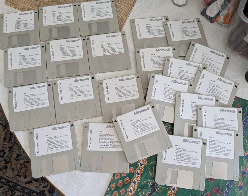 Early Microsoft Office Version 4.2  23 Floppy Discs 3.5" 1983-1994 Vntg software
