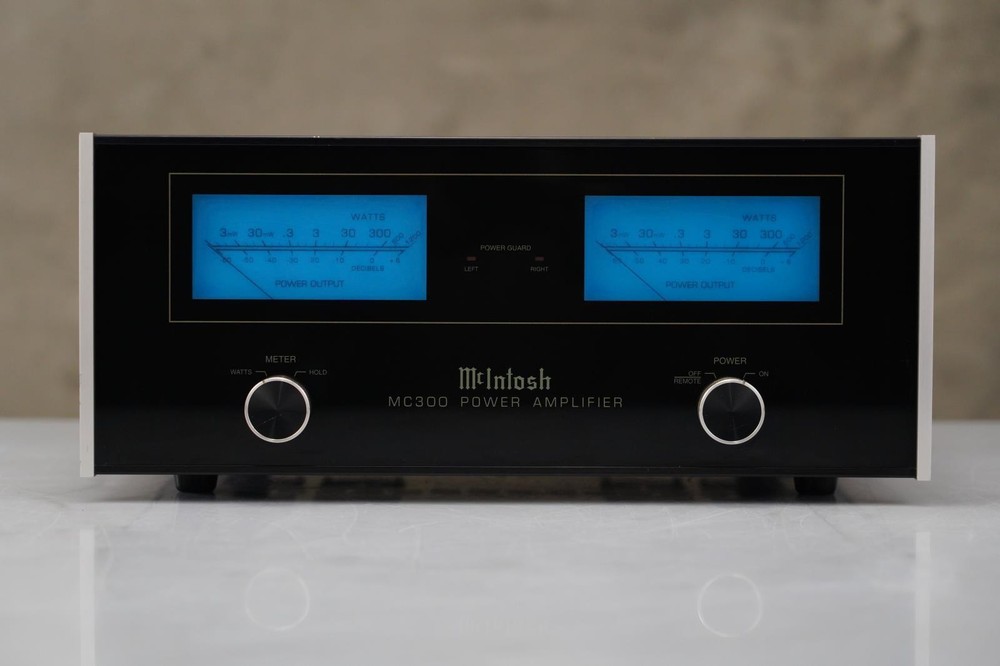 McIntosh MC300 Solid State 300W Power Amplifier Serviced #48192