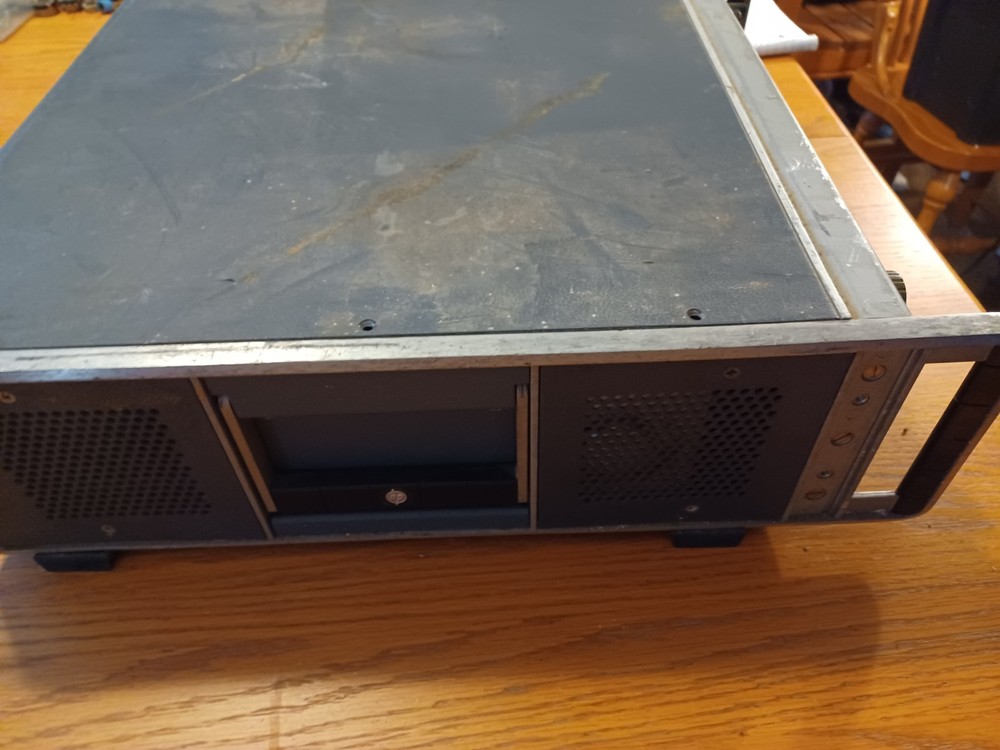 Hewlett Packard 8614A Signal Generator