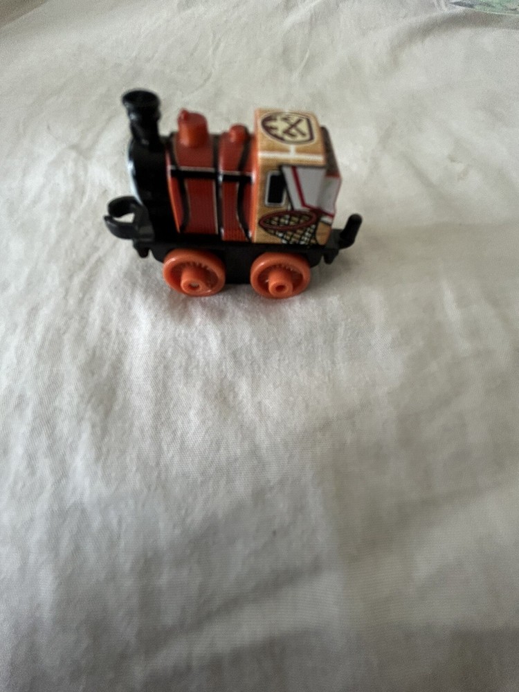 Thomas The Tank Engine Friends Mini Basketball Bash J03A