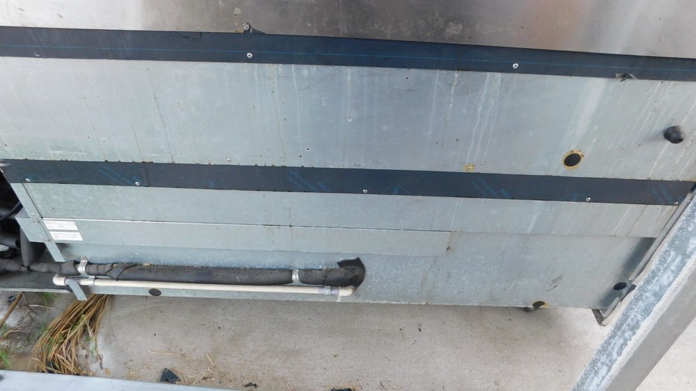 REFRIGERATED PIZZA , SANDWITCH , PREP TABLE WITH 4 DRAWERS