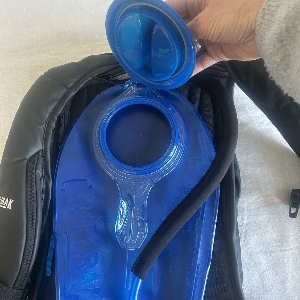 Camelback PowderHound 12L Hydration Pack Backpack Water Snow Shield Preowned