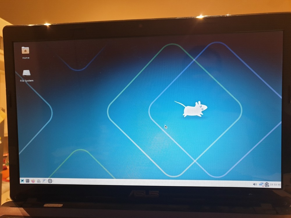 Linux SystemRescue V12.03, 64-bit, Bootable Live USB Flash Drive