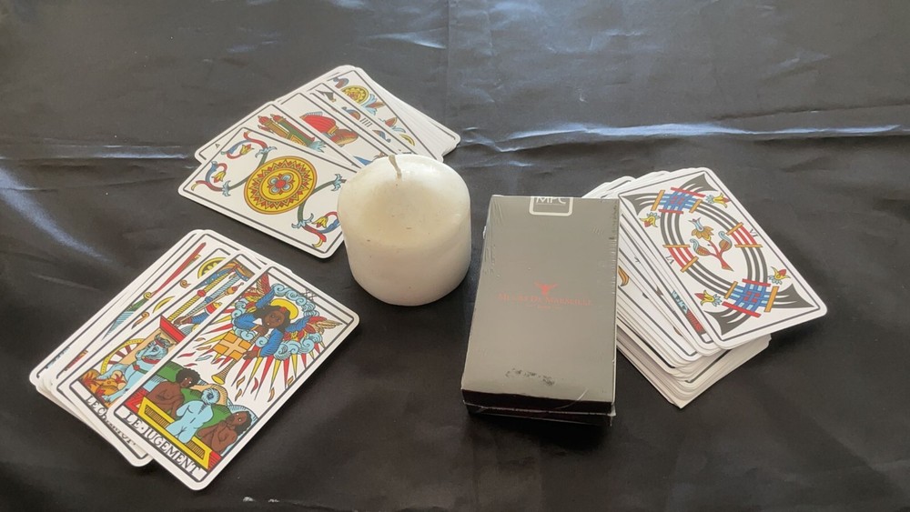 Muurs de Marseille Tarot Card Deck