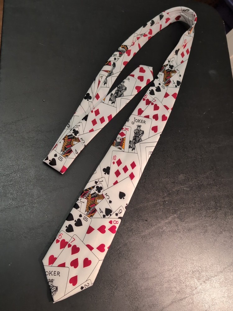 MAGICIAN'S TIE - Magic Playing Cards Design