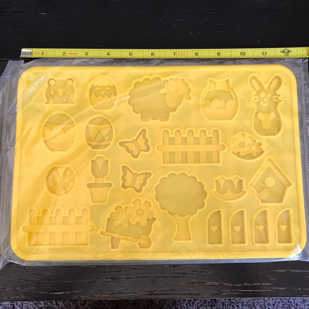 Pampered Chef Spring Easter Silicone Cookie Baking Candy Mold Bunny Basket Egg