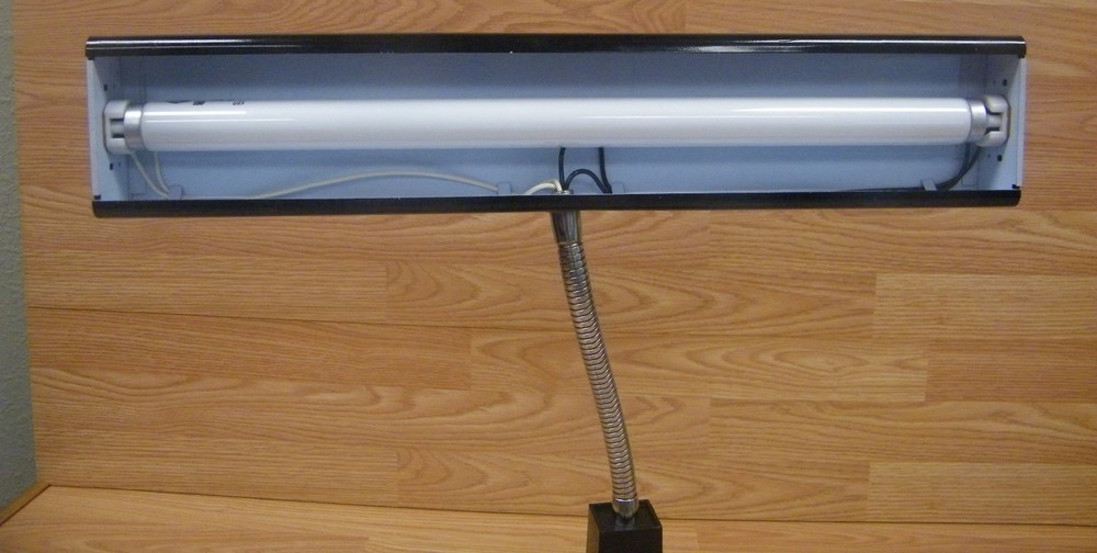 Underwriters Laboratories Portable Gooseneck Lamp (E-26766) **READ**