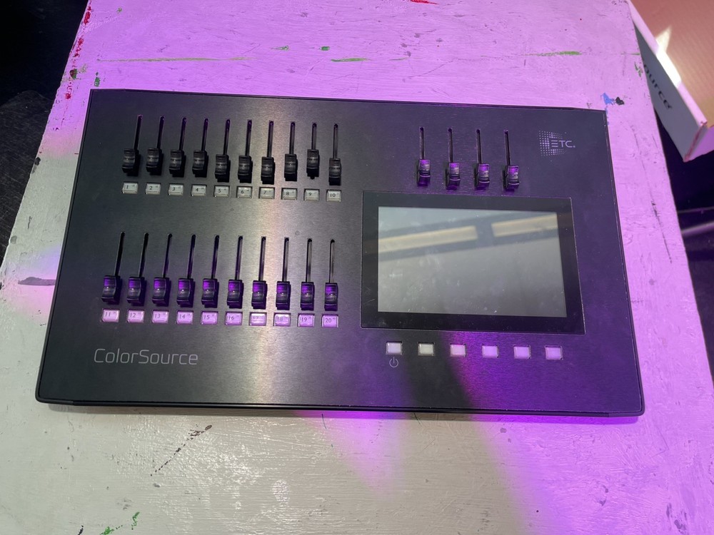 ETC COLORSOURCE 20 DMX LIGHTING CONTROL CONSOLE CG01WMM