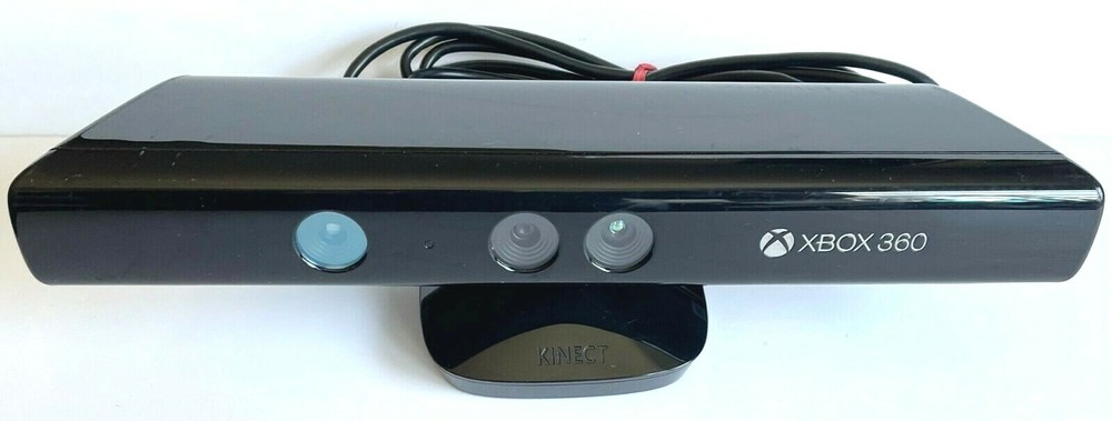 XBOX 360 CONSOLE + 2 CONTROLLERS, CHARGER, KINNECT, POWER, HDMI CABLES & 3 GAMES