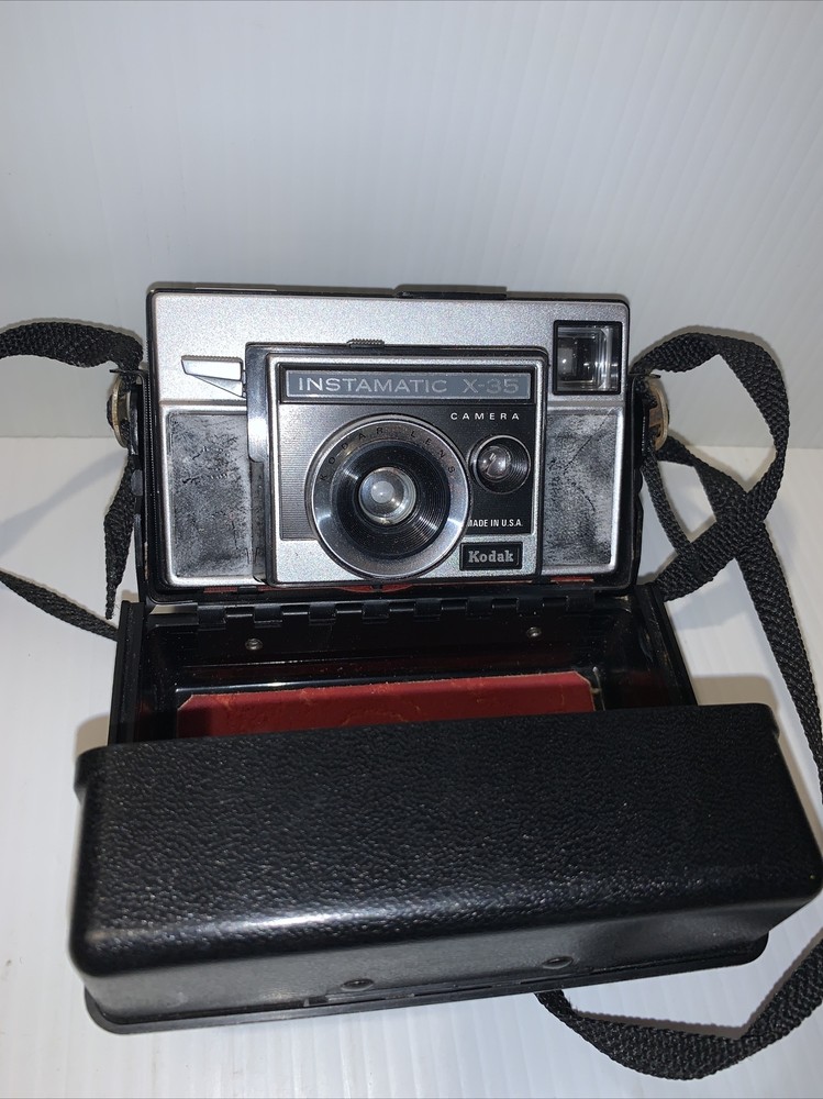 Instamatic Kodak X-35 Camera in Case