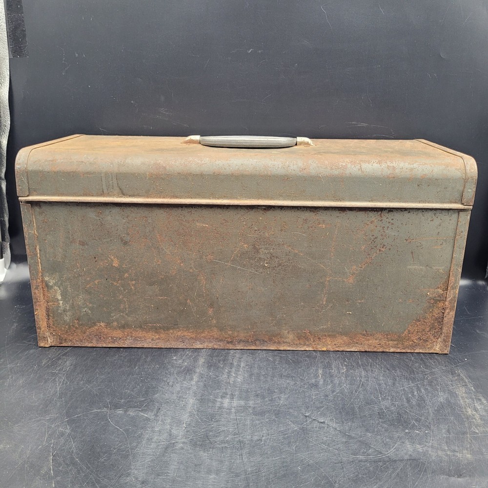 Vintage Craftsman Crown Logo Toolbox w/ Tray (Rusted Bottom)