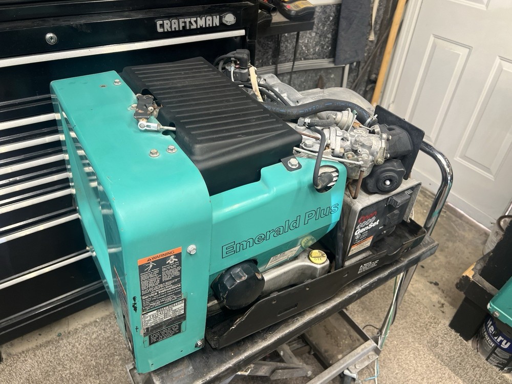 ONAN EMERALD PLUS GENERATOR 4000 WATT (click Item Description Needs Work)