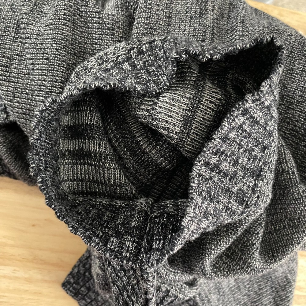 Lululemon Divinity Scarf Poncho Black Heathered Core Medium Grey One Size FS-974