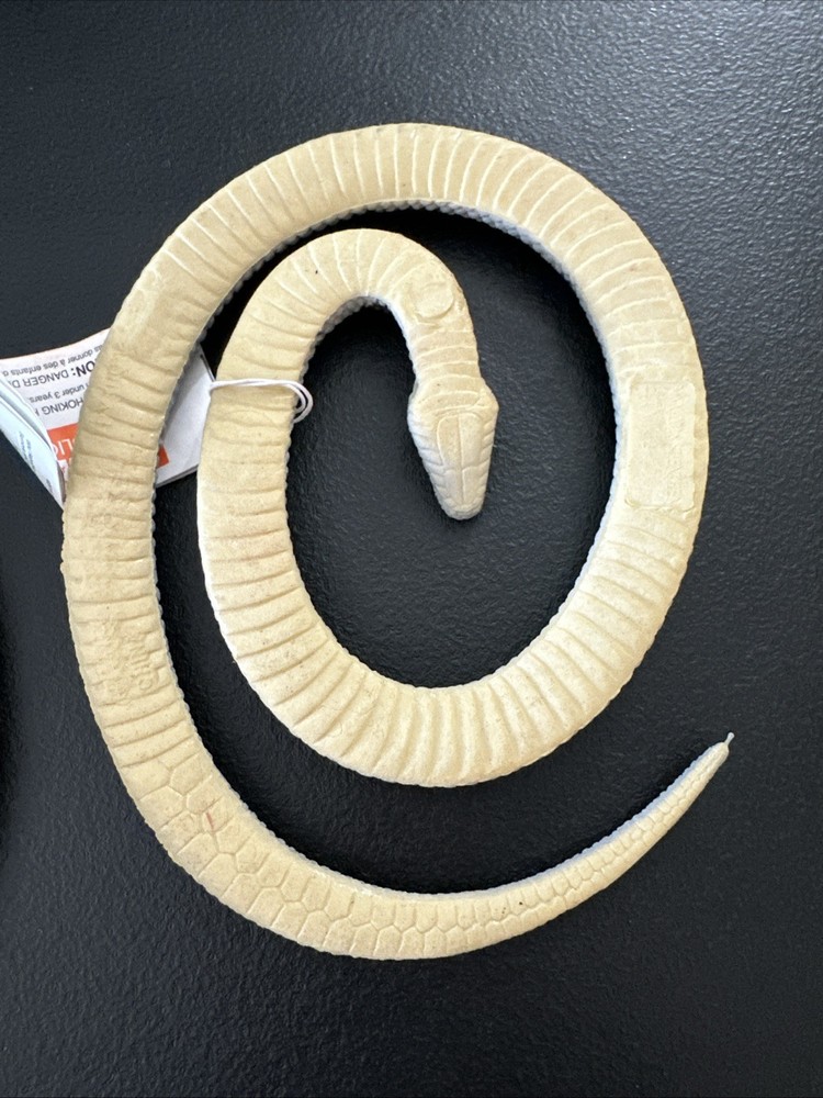 2 Wild Republic Python Snakes, Rubber, 26” and 20”