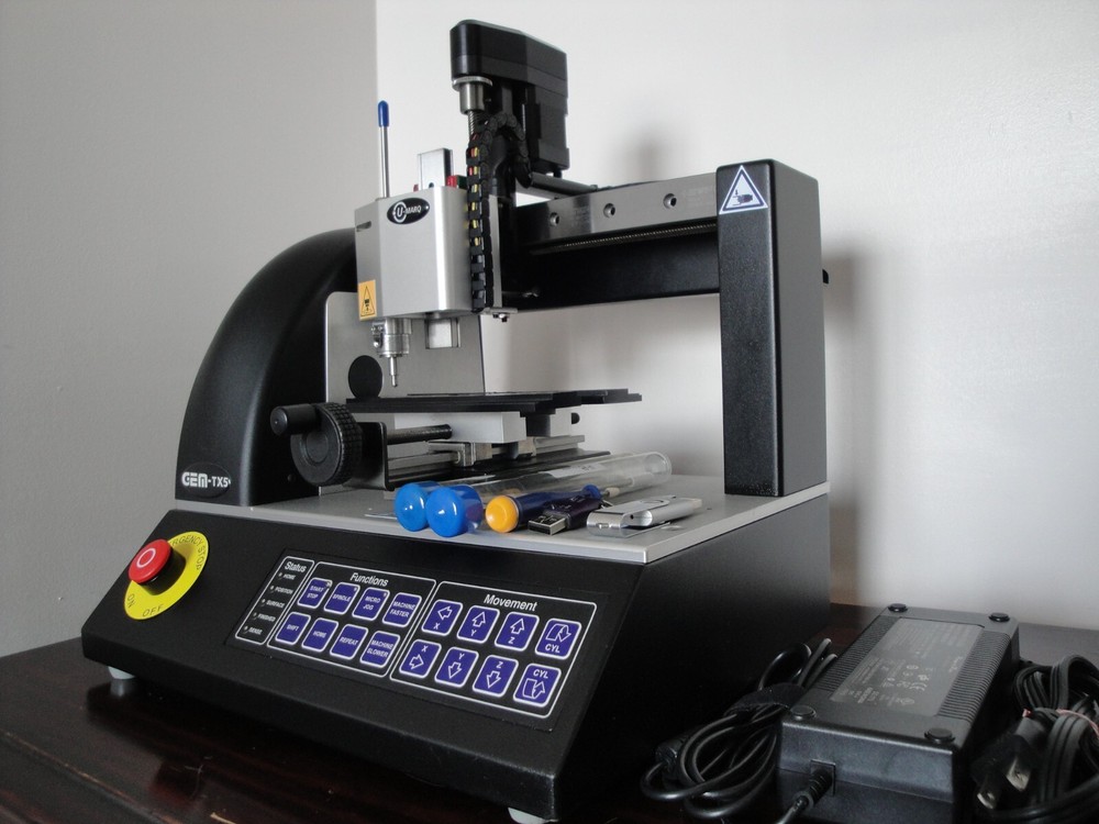 U-MARQ GEM-TX5 Engraving Machine