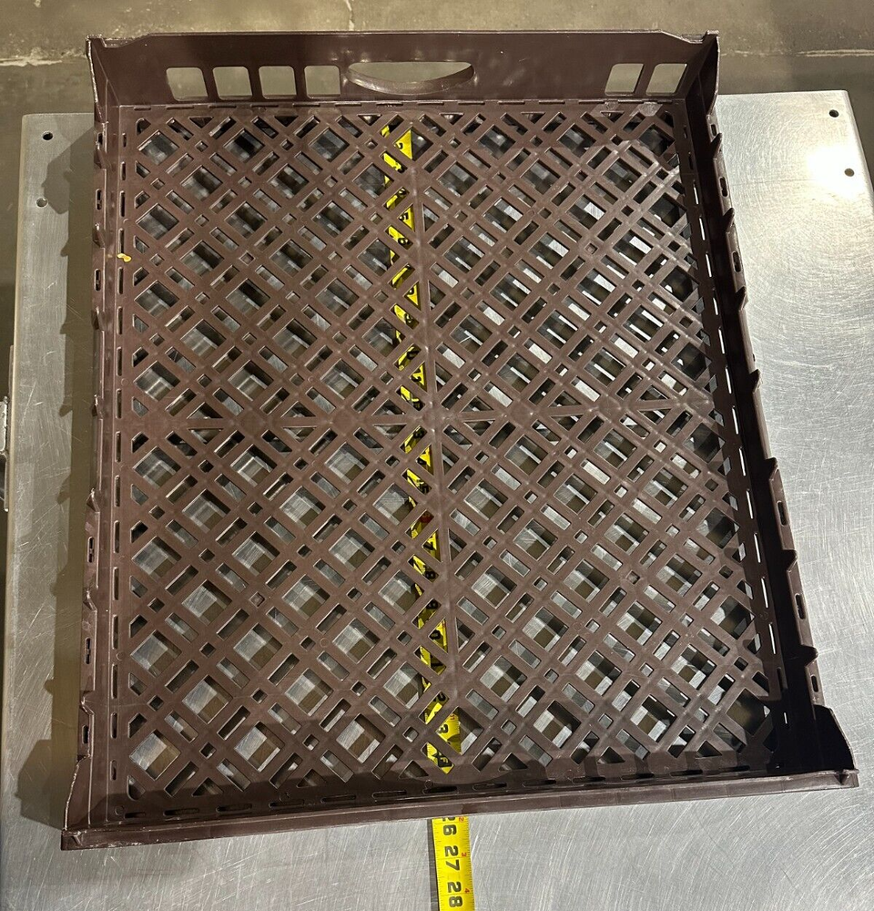 Pallet of 50 stackable bakery trays. Used, great condition.