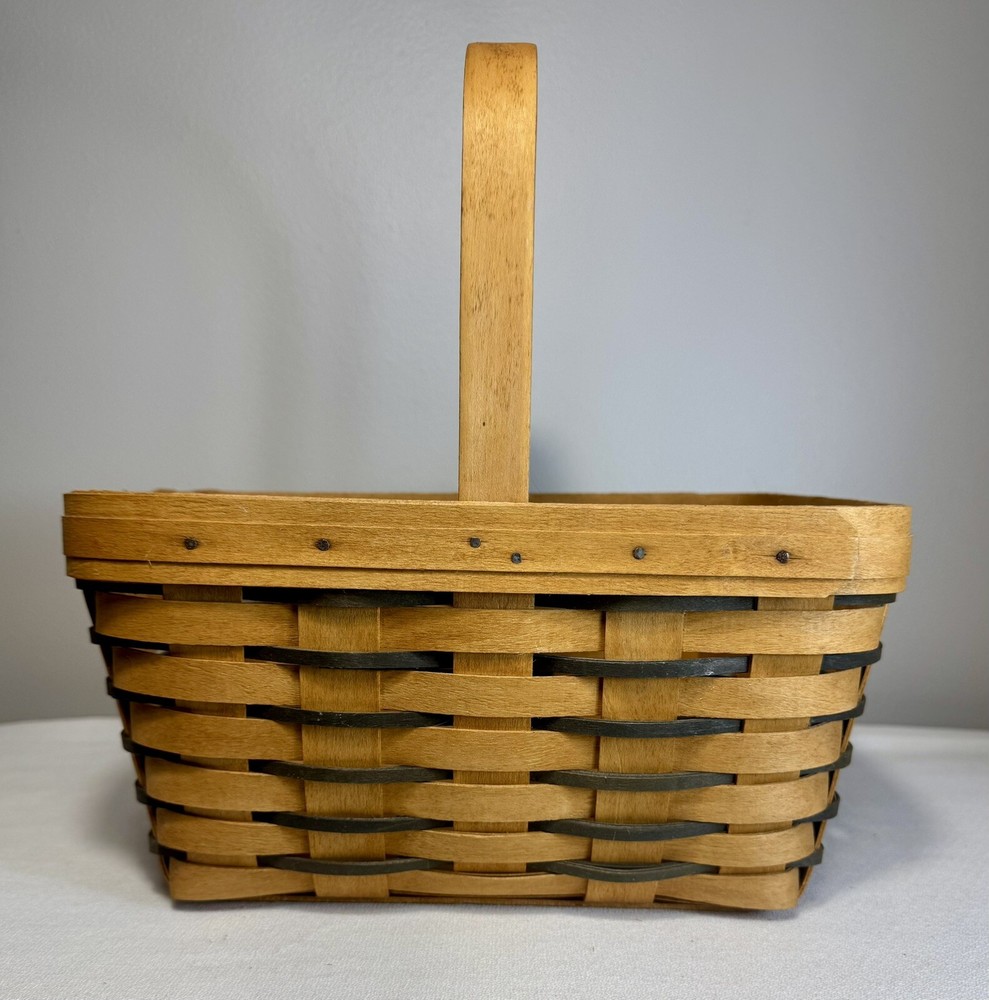 1995 Longaberger Heartland Basket with handle Medium