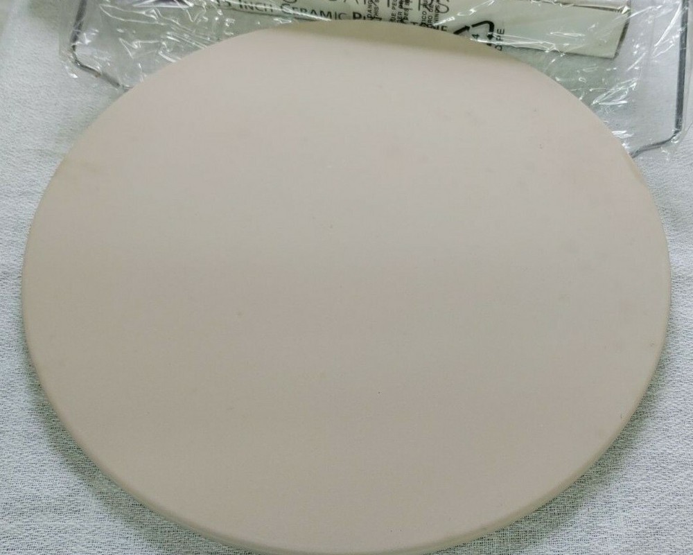 LIVING QUARTERS CERAMIC PIZZA STONE WITH HOLDER 15"