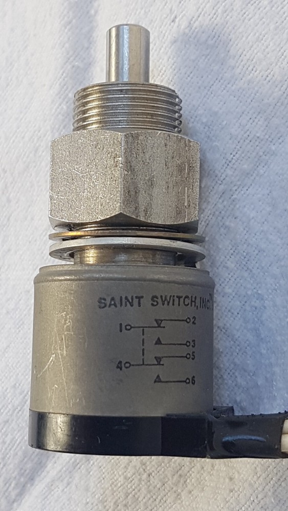 Saint Switch ML-1180 snap action Switch 8552 - Unused