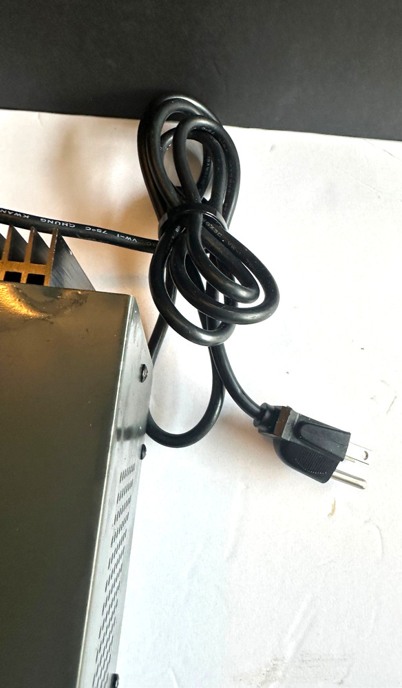 Tripp-Lite PR-10 precision regulated DC power supply