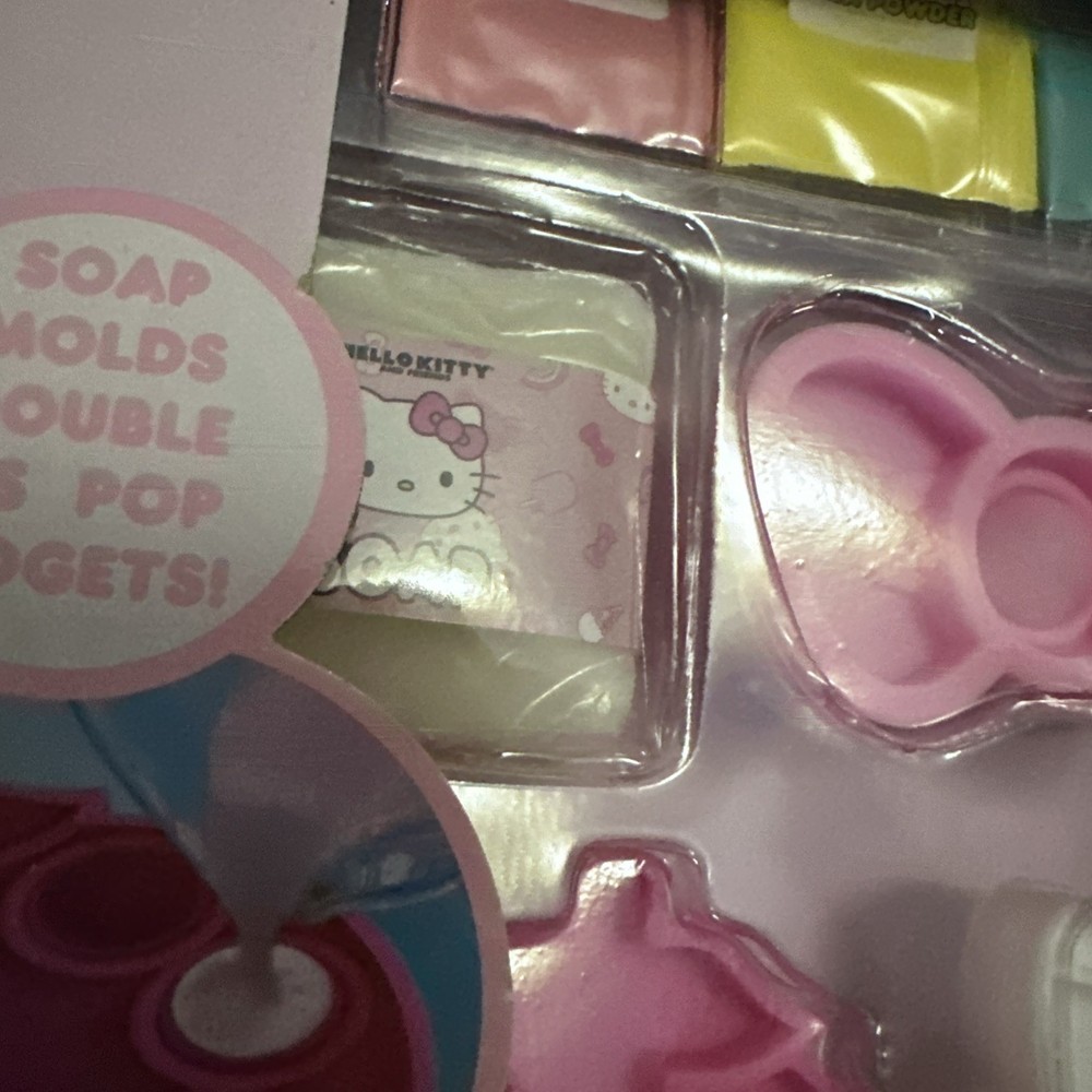 Hello Kitty® Press N' Pop Soap Kit NEW