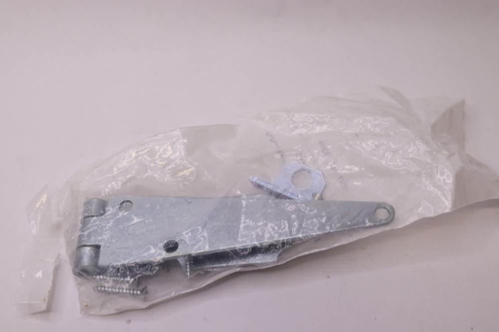 McMaster-Carr Corner Hasp Latch Lock Silver 1543A33