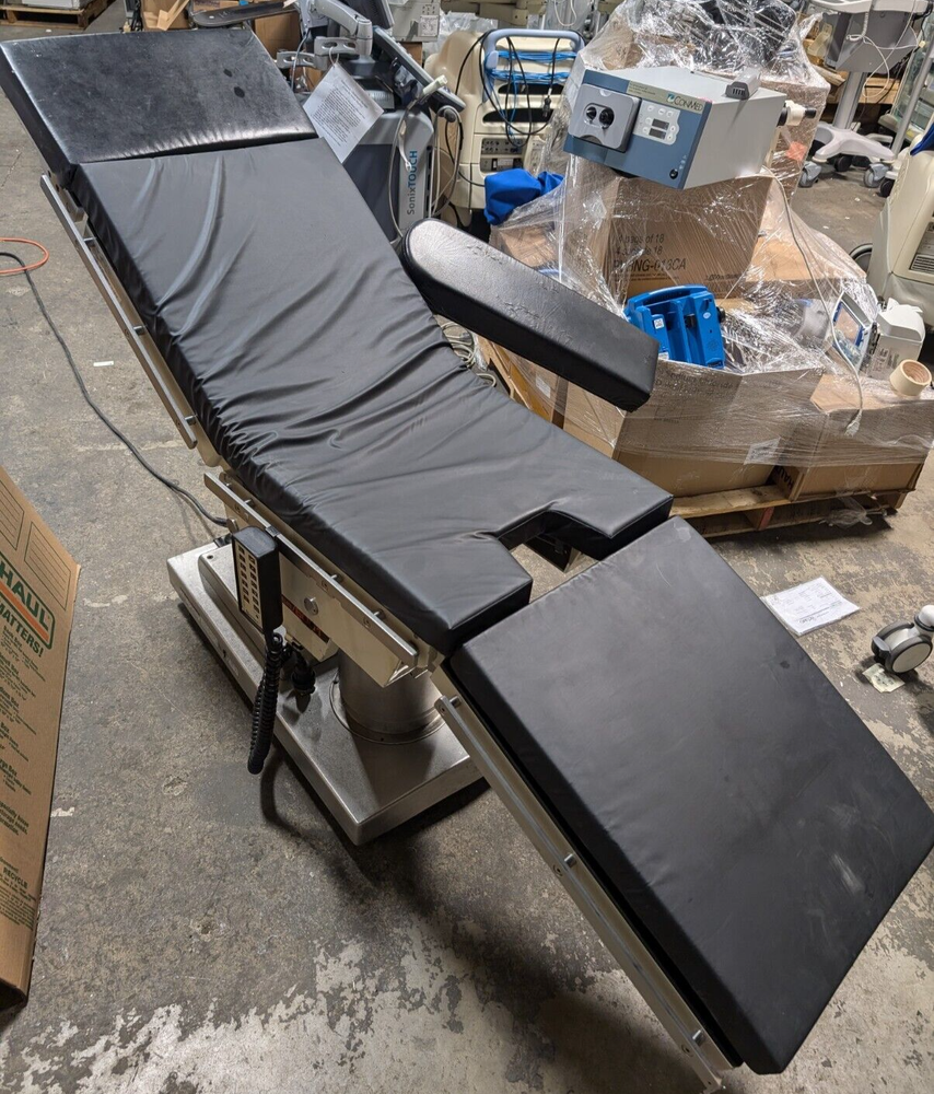 Skytron 6001 Surgical Table
