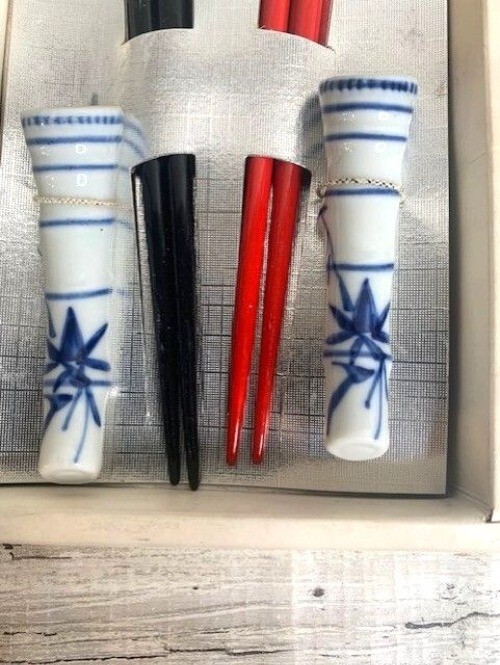 New Ukiyo-E Japanese Chopsticks & Holders Gift Set in Box