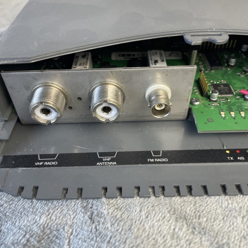 Raymarine AIS 250 E03015