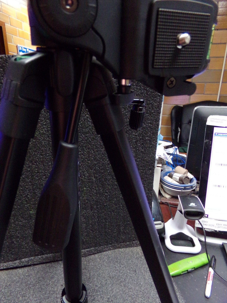 BOSCH BT150 Tripod: Compact, Flat Head, Aluminum, (C)