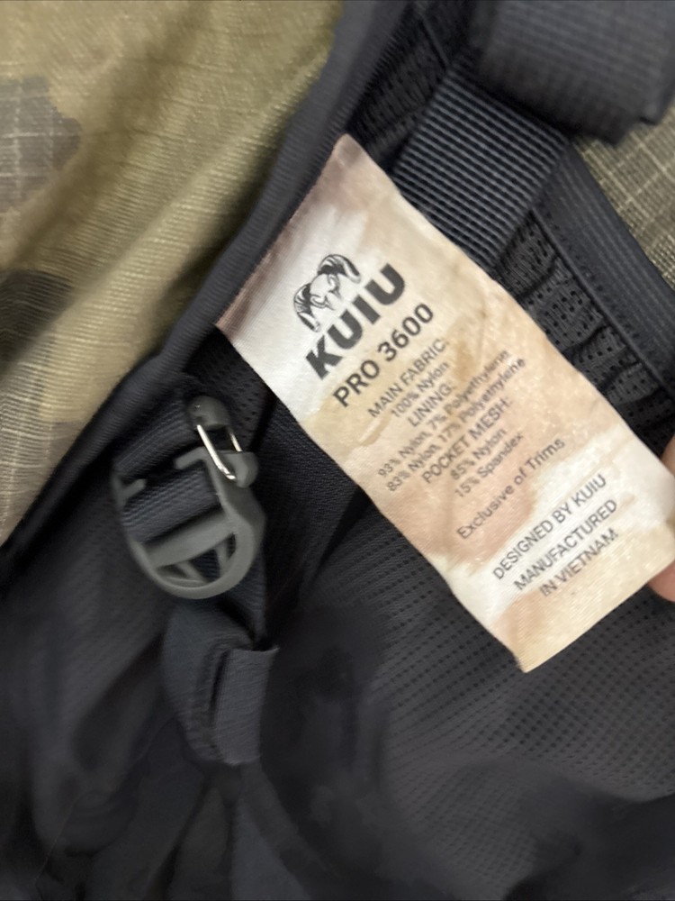 Kuiu Pro 3600 Verde Backpack Lumbar Support Adjustable Straps Carbon Pack Frame