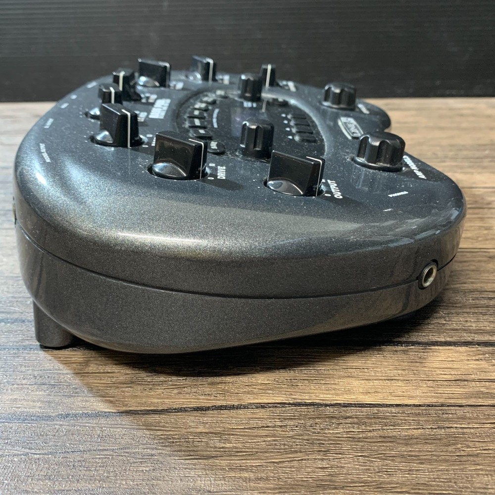 Line 6 BASS POD XT Multi-Effects Processor