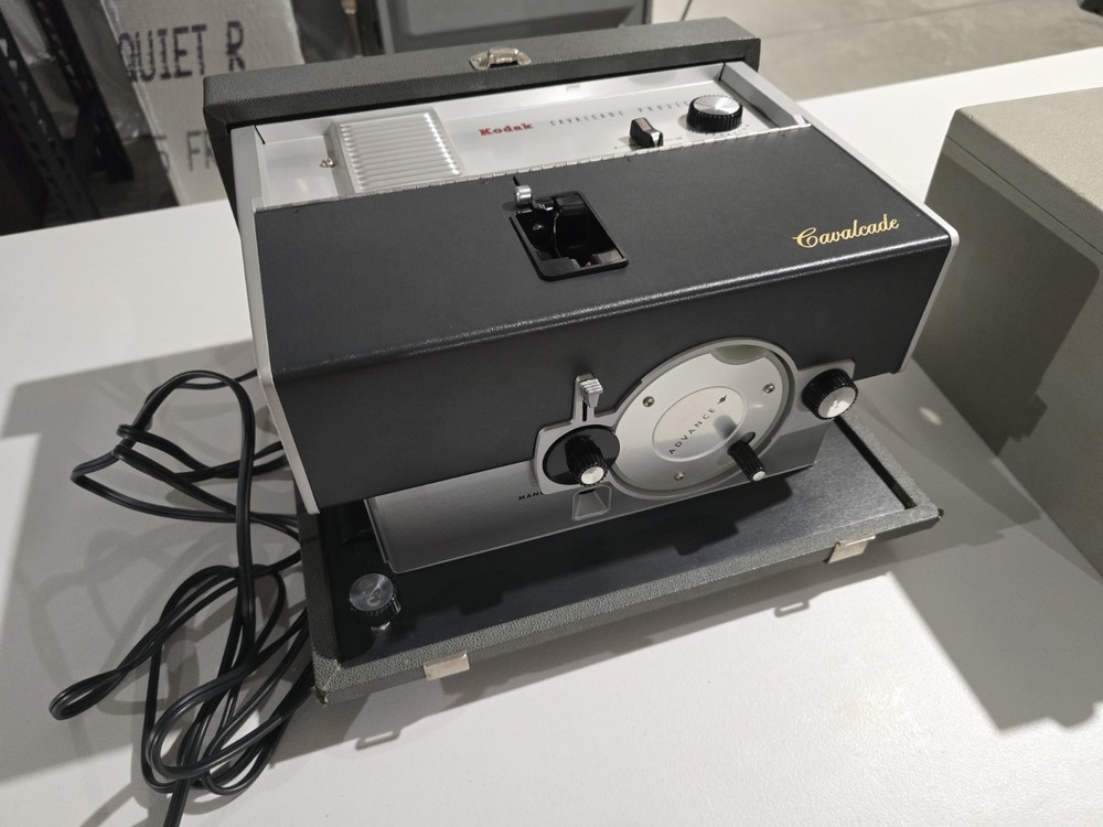 Vintage Kodak Cavalcade Slide Projector Model 510