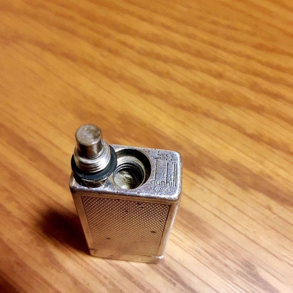 Working Dunhill auto roller oil lighter silver short without box
