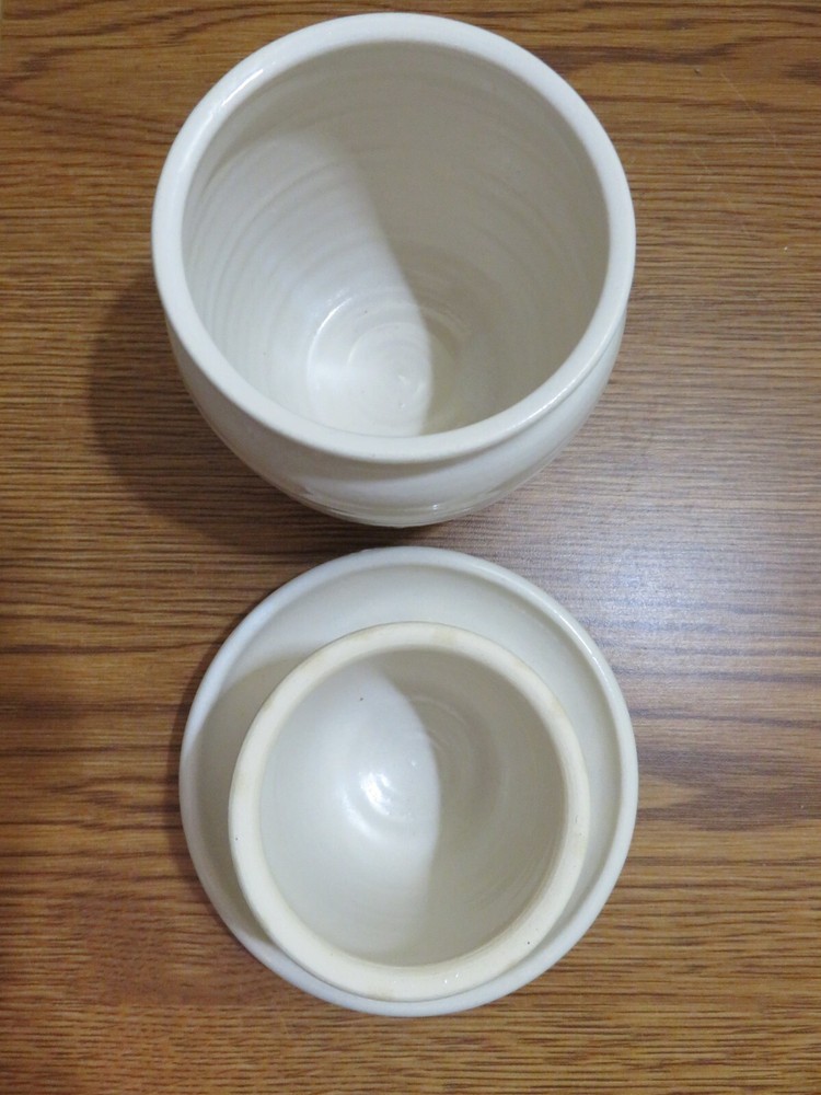 HANDMADE CERAMIC POTTERY BUTTER BELL DISH KEEPER PINE BOUGH EUC
