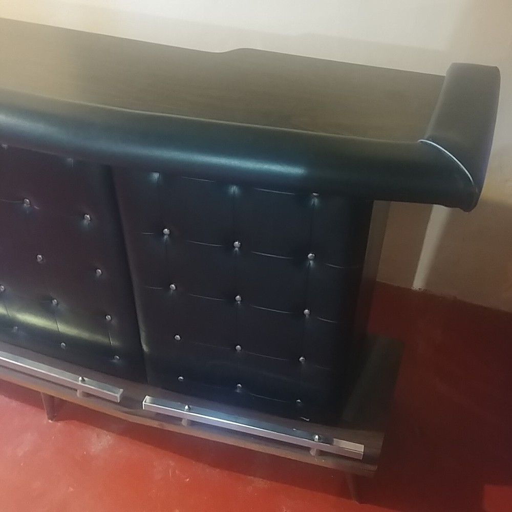 Vintage Style Home Bar