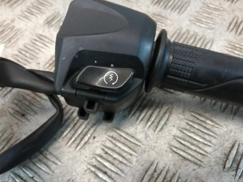 2016 HONDA CB125F RIGHT SWITCH GEAR (SEE LISTING)