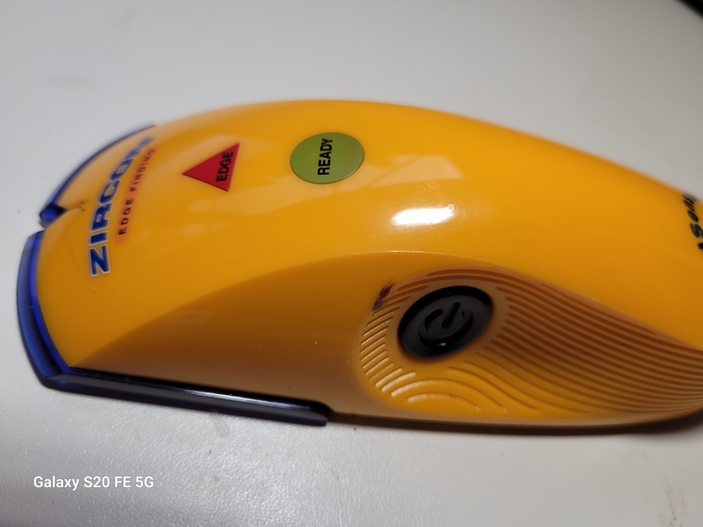 Zircon StudSensor L20 Stud Finder Scan 3/4" Depth Wood Stud Finder EDGE-QR CODE