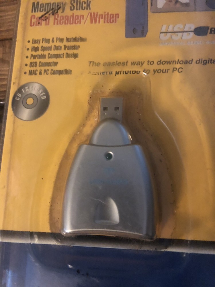 Brand New Digital Camera Memory Stick Card Reader/writer With Cd