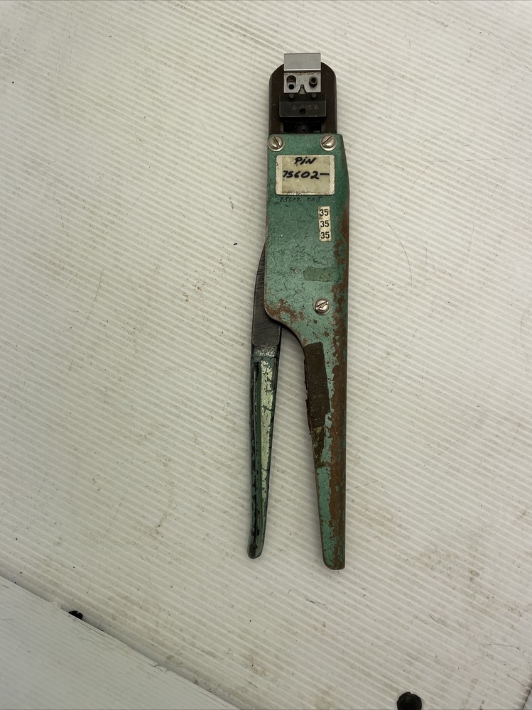 **PRE OWNED** BERG ELECTRONICS HT-49 HAND CRIMP TOOL