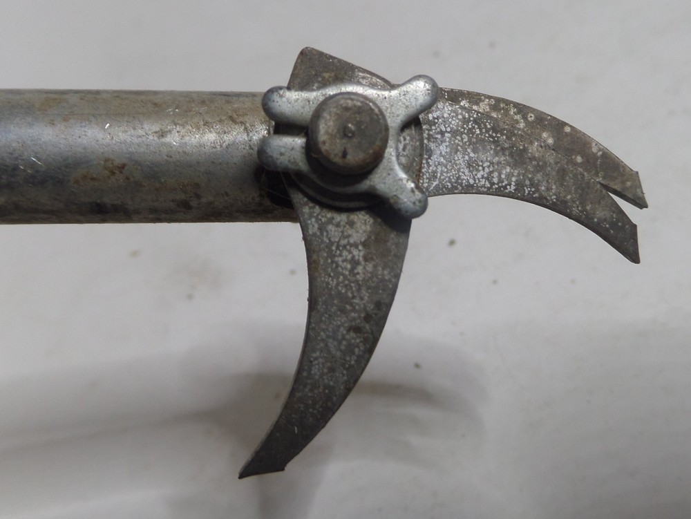 fingered claw tool? latch vintage