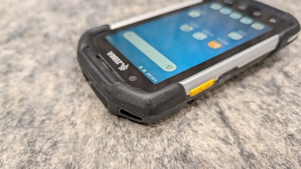 Zebra TC72 TC720L Mobile Barcode Scanner Touch Computer + Trigger Grip, Battery