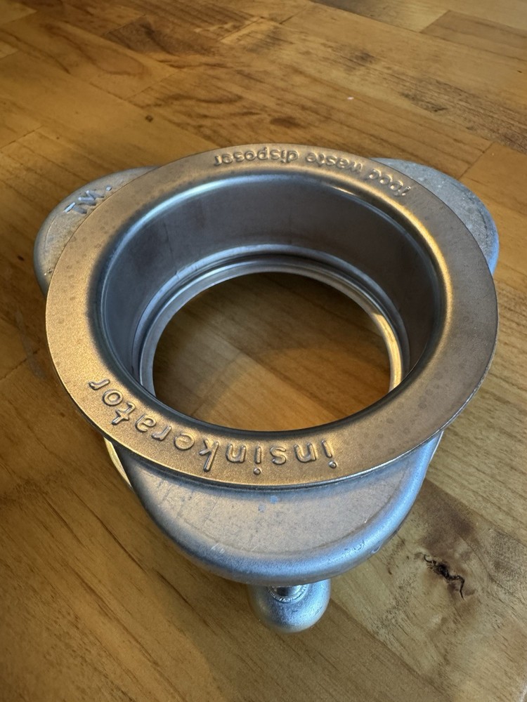Insinkerator  Quick Lock Sink Mount Flange Garbage Disposal Flange for Badger