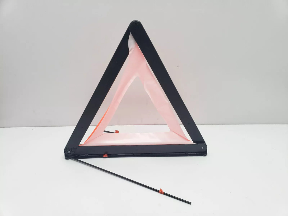 AUDI A4 B8.5 EMERGENCY WARNING TRIANGLE 2012 8K0860251