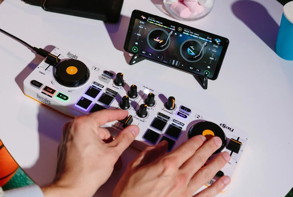 Hercules DJControl Mix for Smartphone