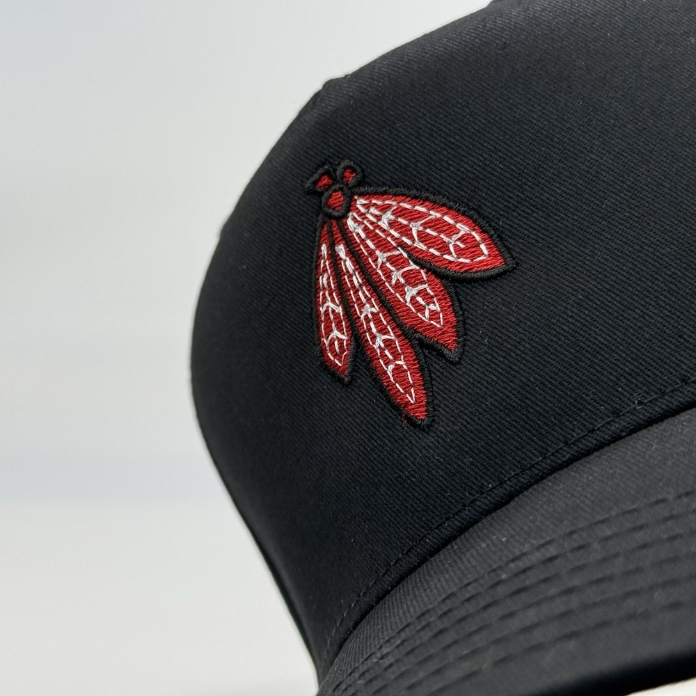 Chicago Blackhawks Feather Logo Snapback – Black