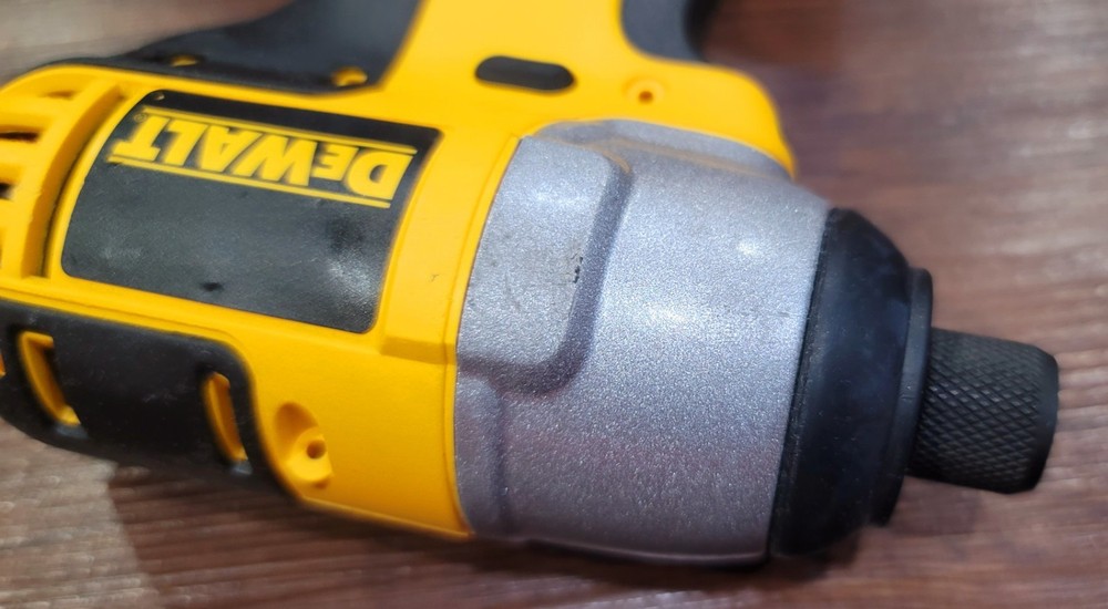 DeWalt Model DC825 18V Impact Driver 1/4” (Tool Only)
