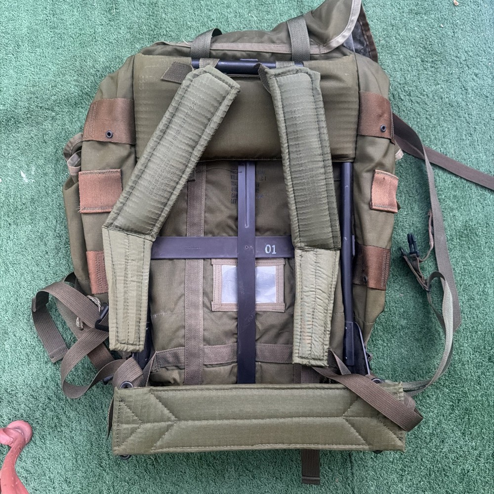 Military Combat Field Pac Lc-1  Medium.